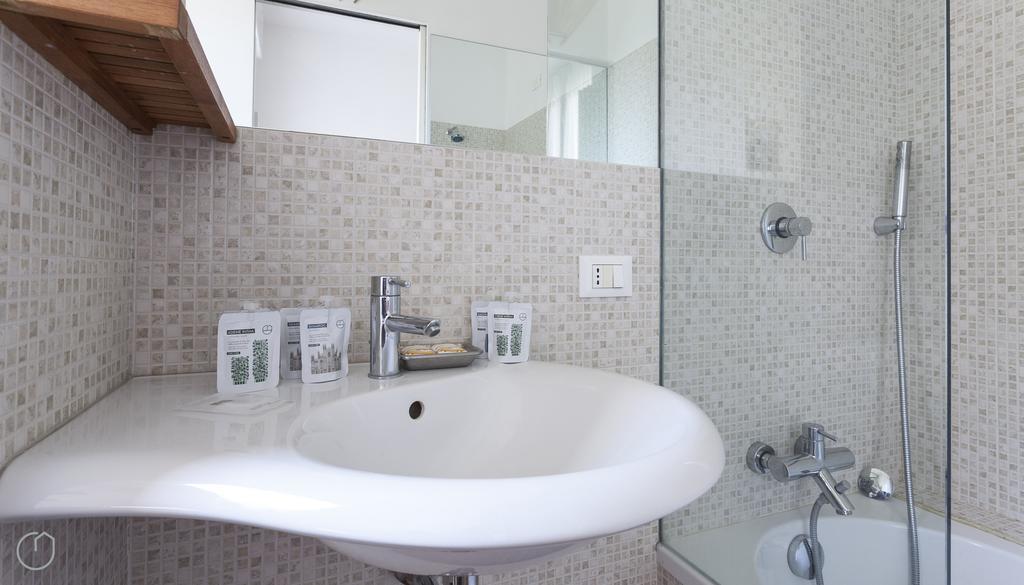 Italianway-Sismondi Apartment Milan Bagian luar foto