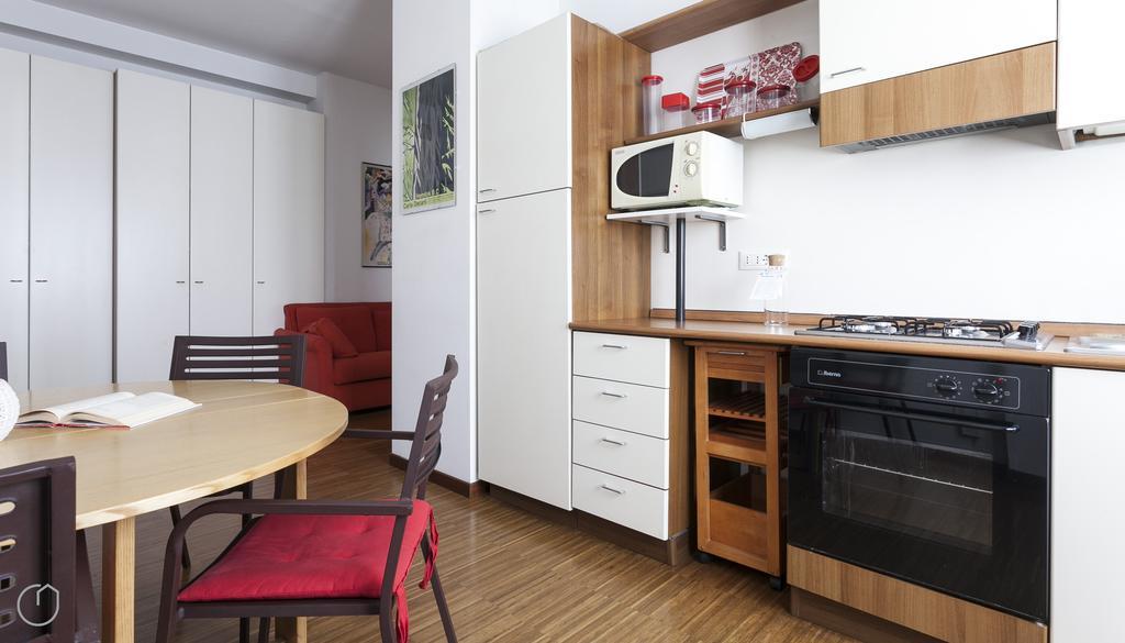 Italianway-Sismondi Apartment Milan Bagian luar foto